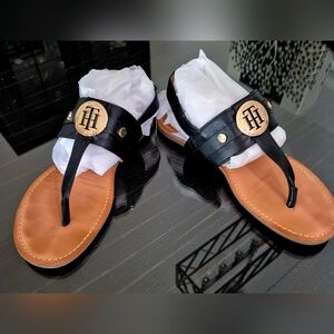 Tommy Hilfiger Wonens Black Leather Slide Sandals with Gold Logo! Comfy!